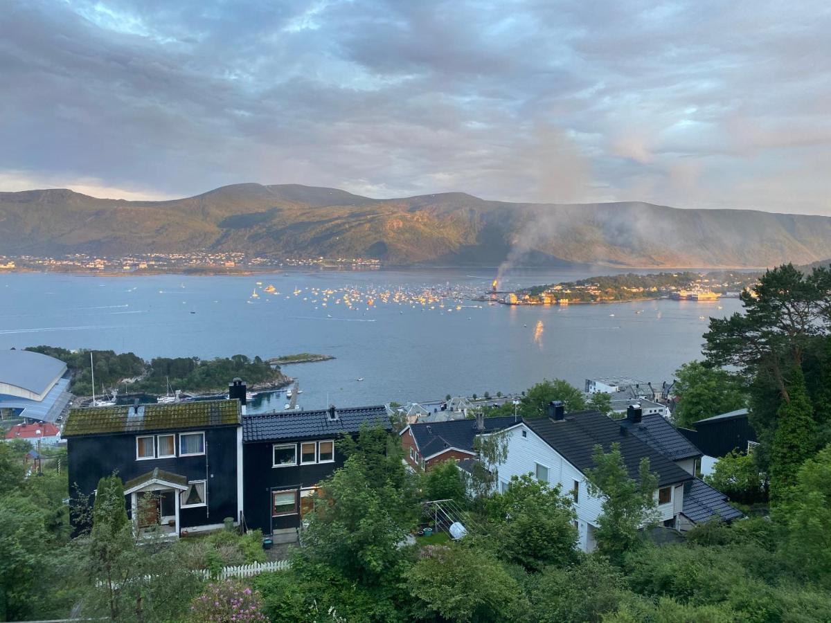Great Place With View To The Mountains And Fjord โอเลซุนด์ ภายนอก รูปภาพ