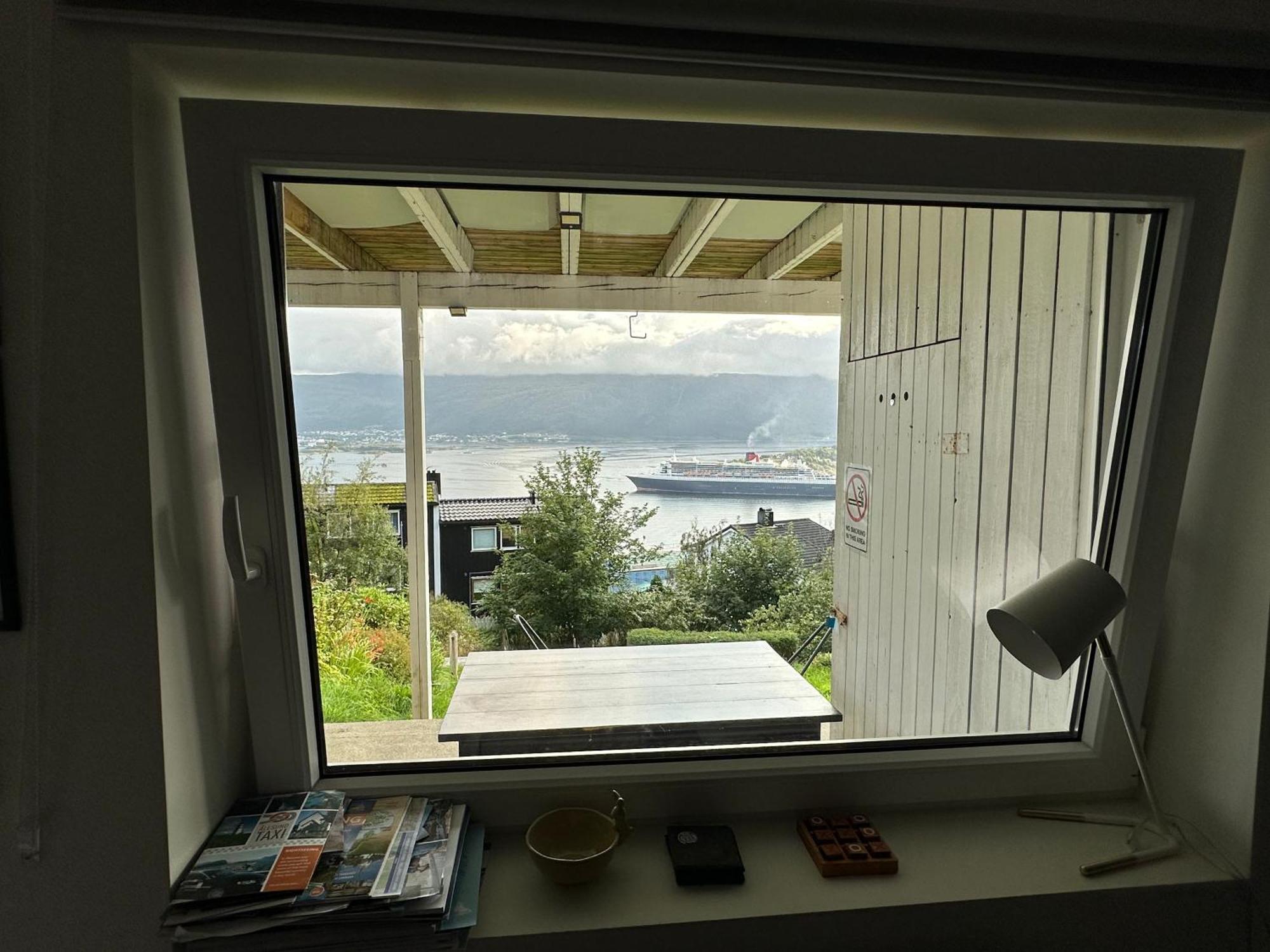 Great Place With View To The Mountains And Fjord โอเลซุนด์ ภายนอก รูปภาพ